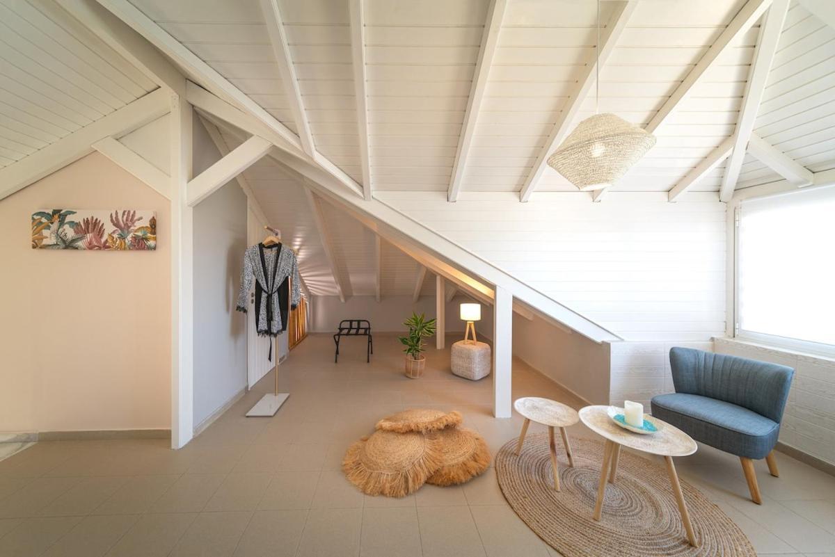 Sunnyvilla Rhodes *